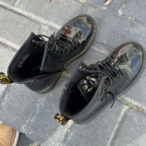 DR. MARTENS Girl’s shiny black used 2x indoors Boots US 4 EU 36 bouncing souls